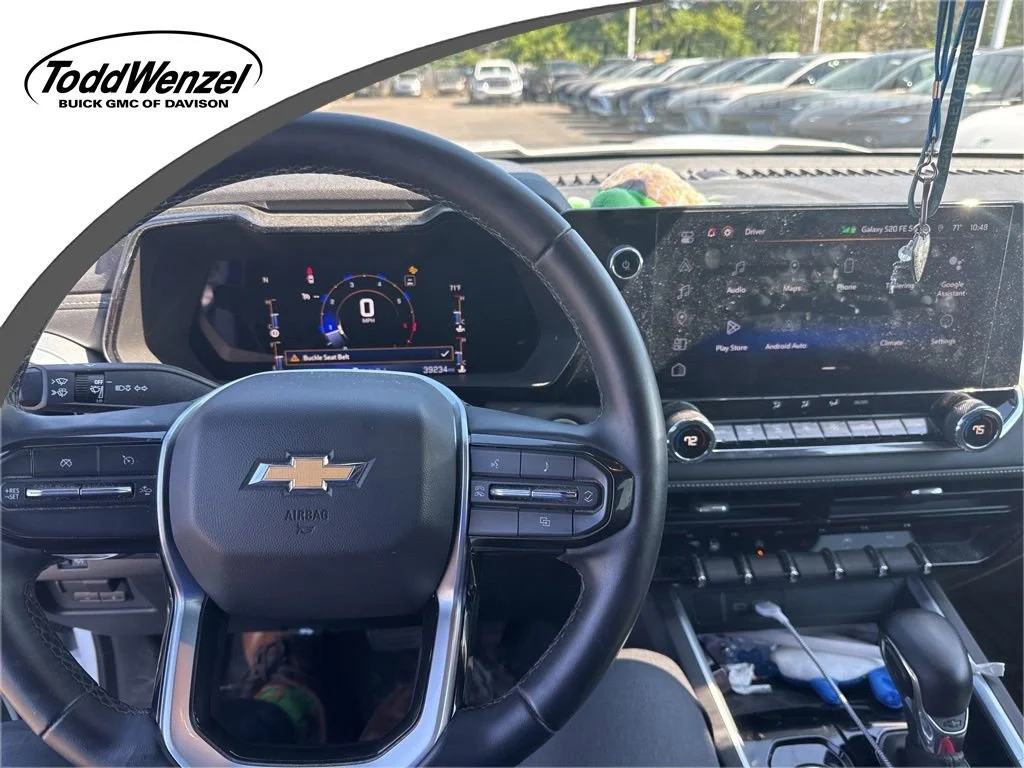 2023 Chevrolet Colorado 4WD LT Crew Cab Short Box's photo