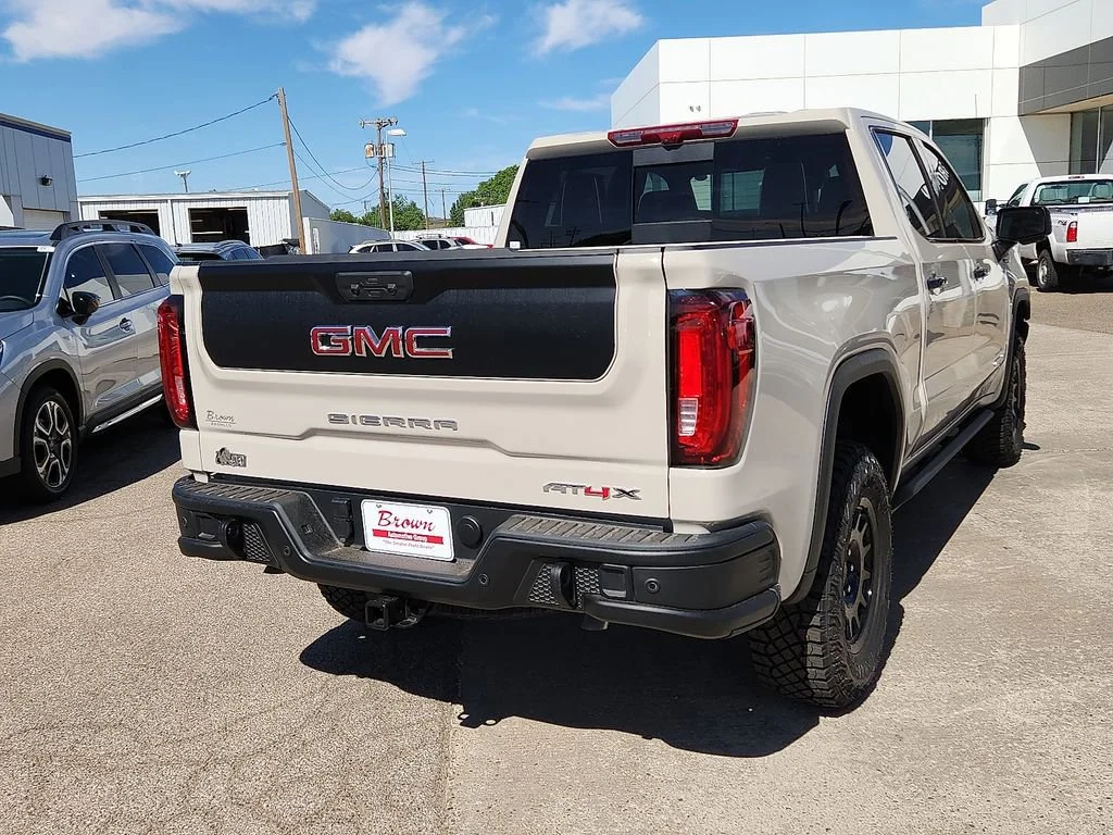 2026 GMC Sierra 1500 AT4X - Photo 10