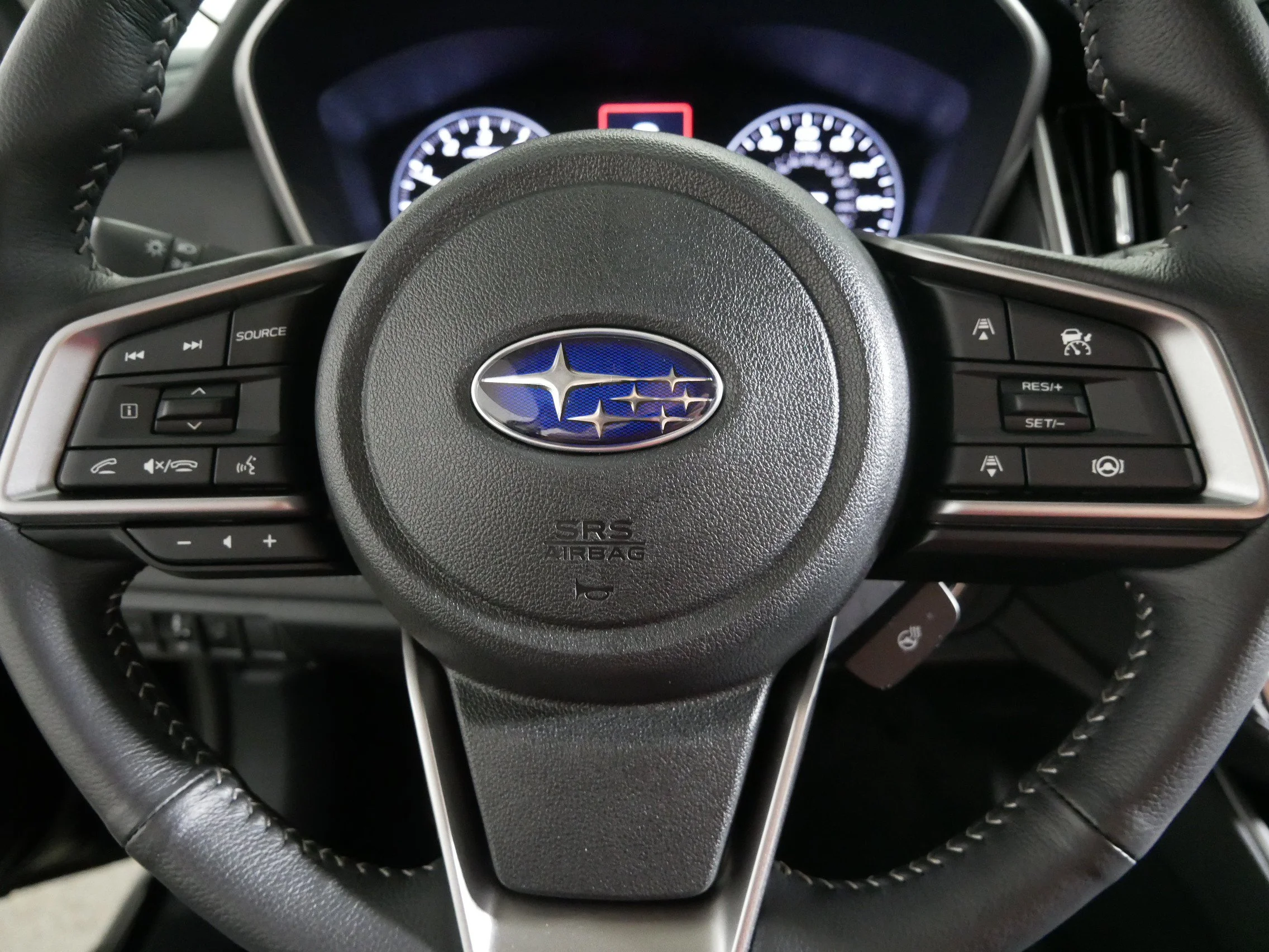 Used 2025 Crystal Black Silica Subaru Limited image 25