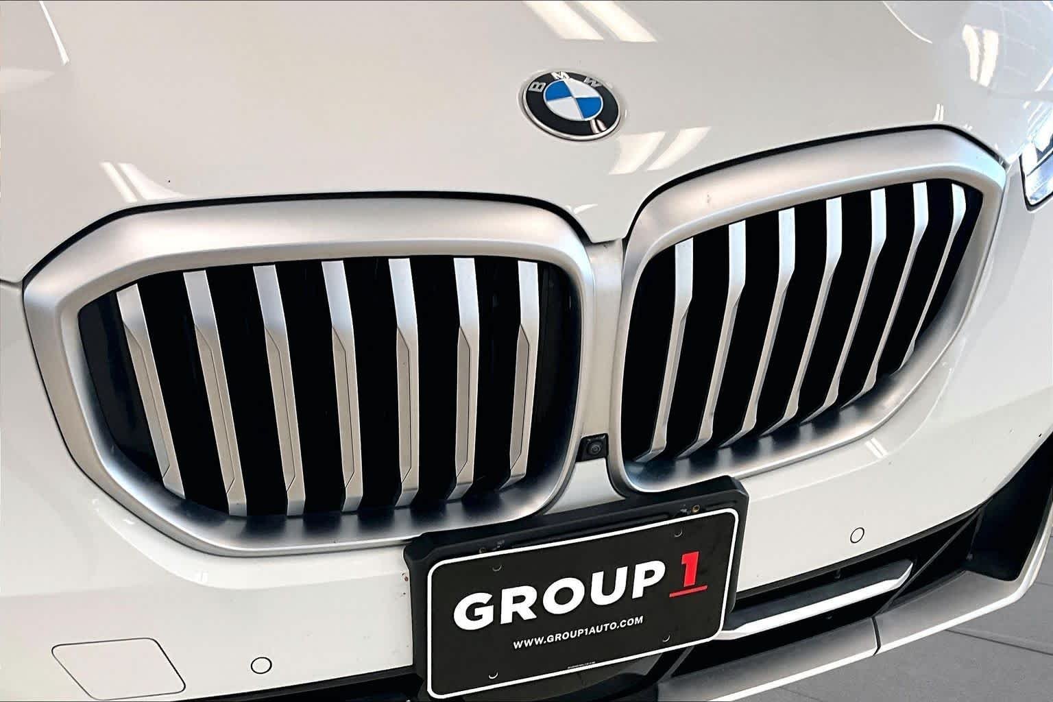 Used 2024 Alpine White BMW sDrive40i image 28