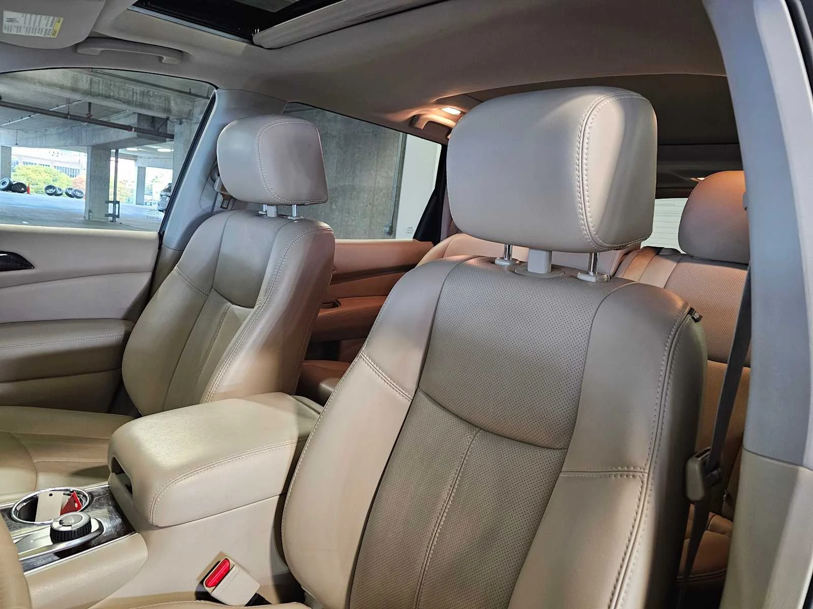 Used 2014 Dark Slate Nissan Platinum image 19
