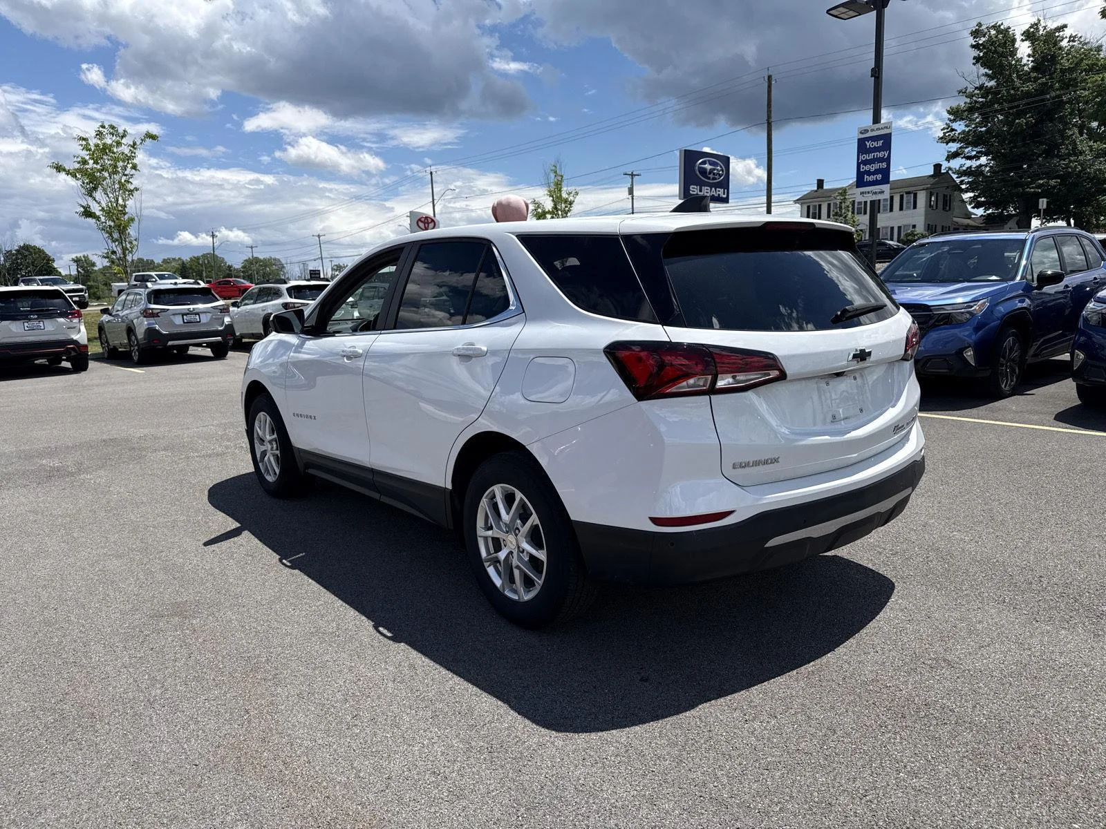 Used 2024 Summit White Chevrolet LT image 5