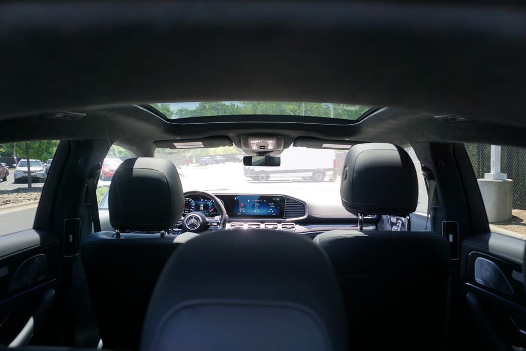 New 2026 MANUFAKTUR Moonlight White Metallic Mercedes-Benz GLE 63 S AMG® image 21