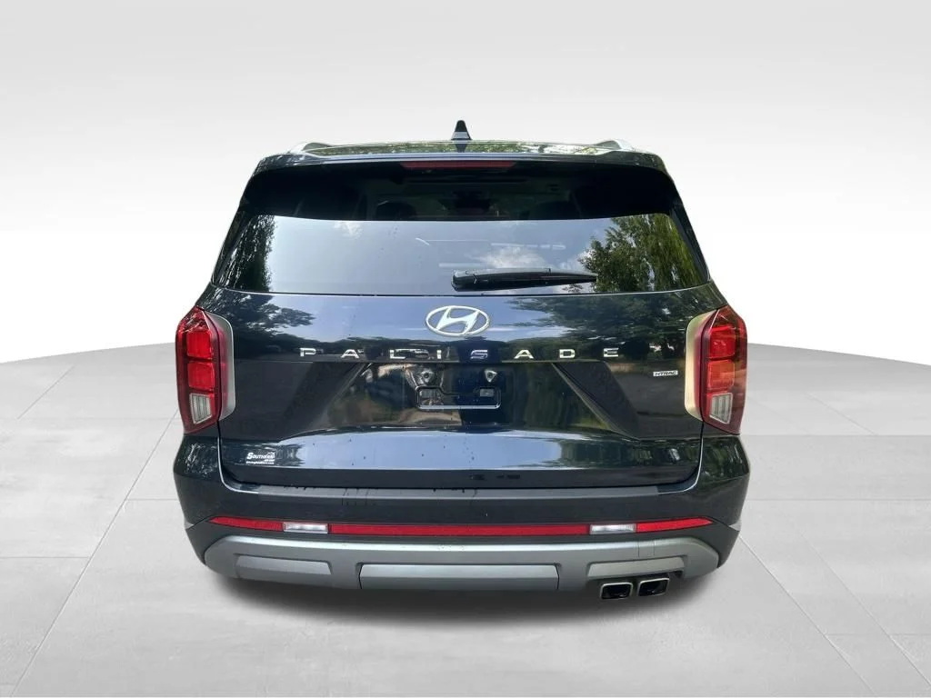 Used 2023 White Hyundai Limited image 4