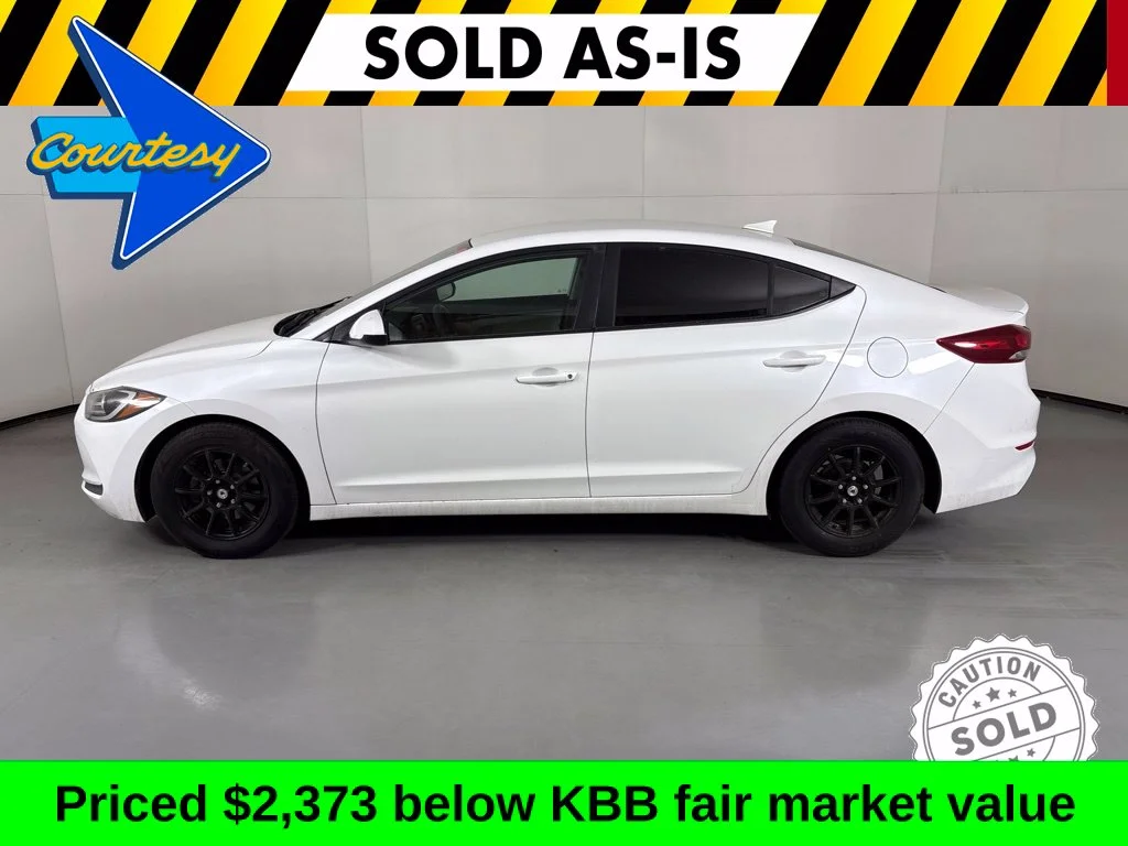 Used 2017 White Hyundai SE image 5