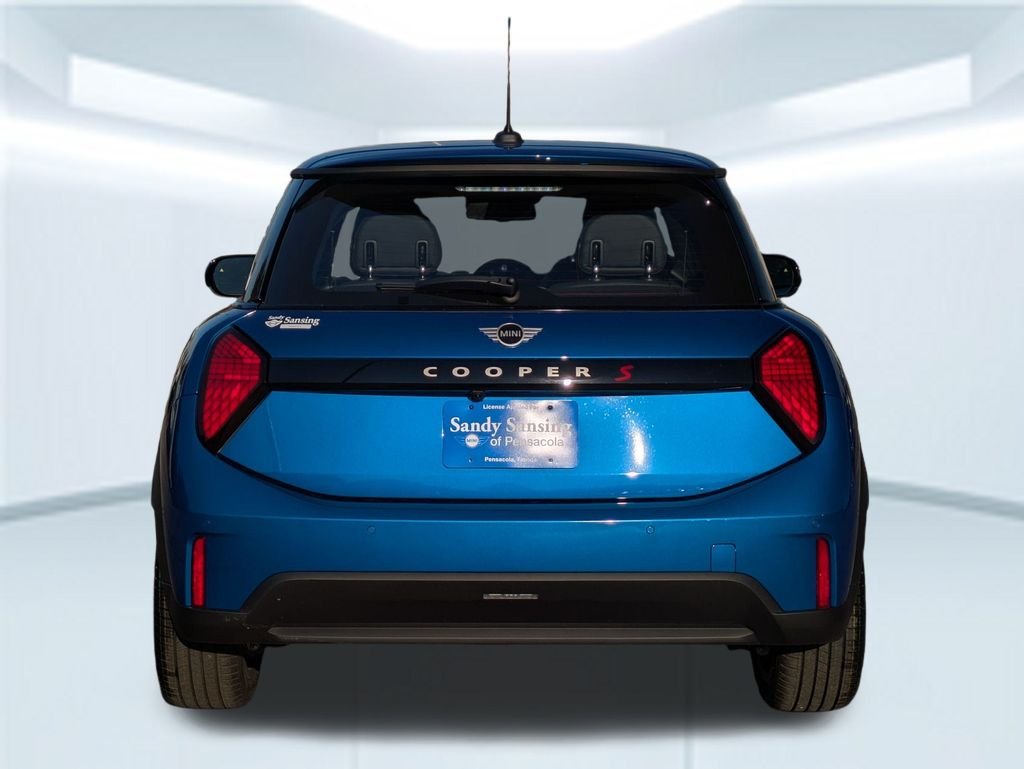 New 2026 Blue Metallic MINI Signature Plus image 4