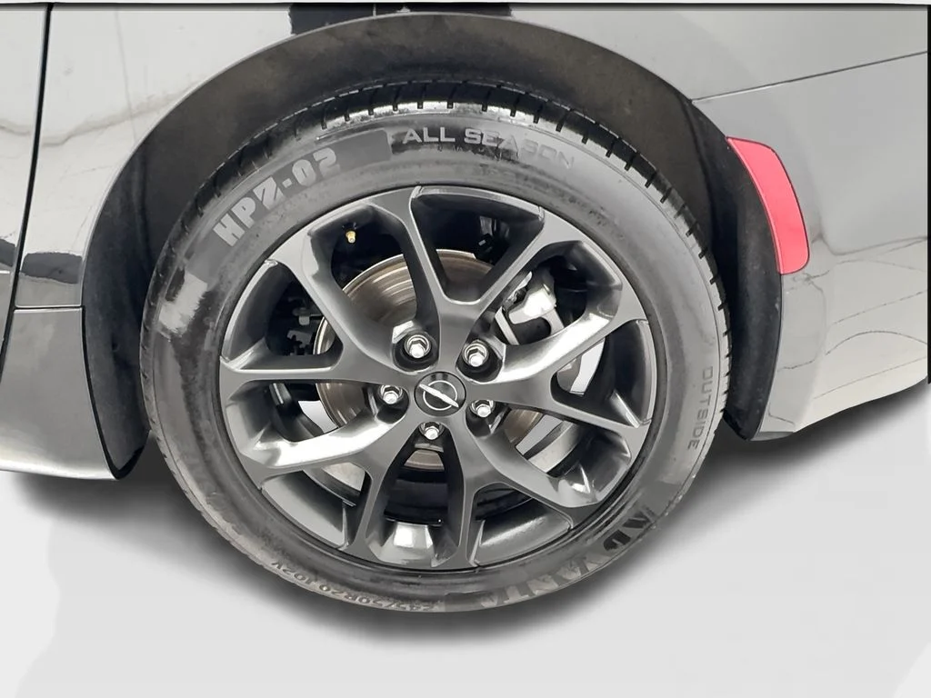 Used 2025 Black Chrysler Limited image 11