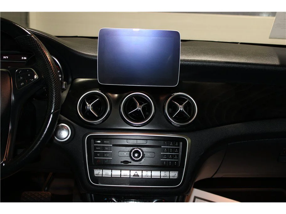 Used 2019 Black Mercedes-Benz GLA 250 image 16