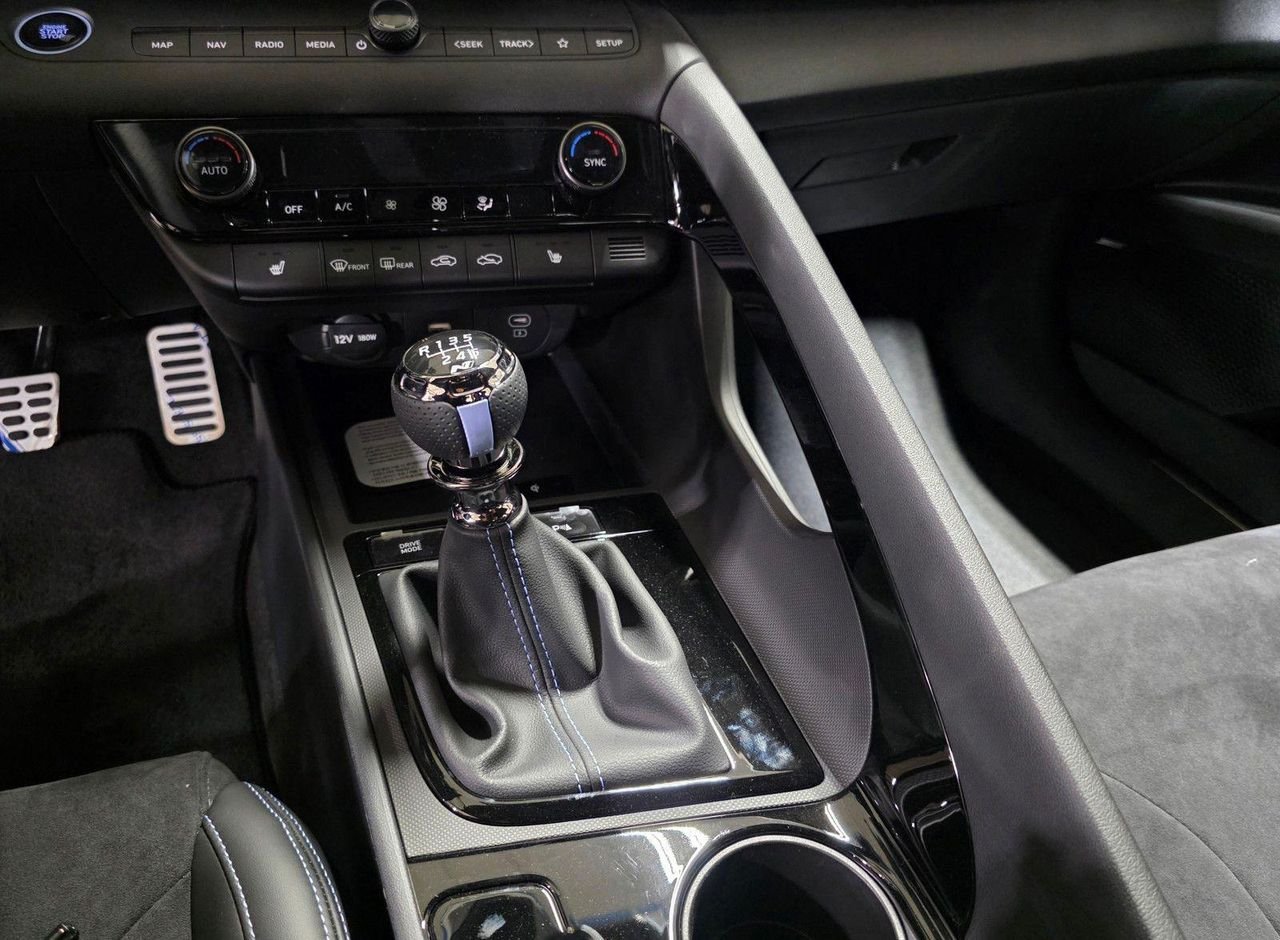 New 2026 Atlas White Hyundai Sedan image 27