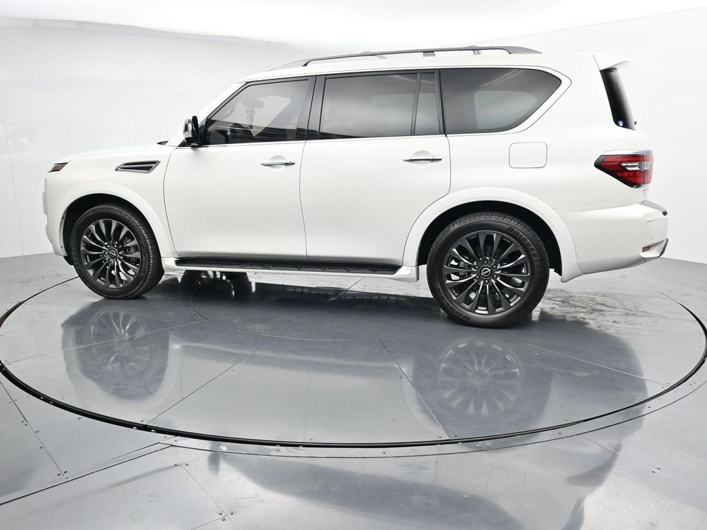 Used 2023 White Nissan Platinum image 5