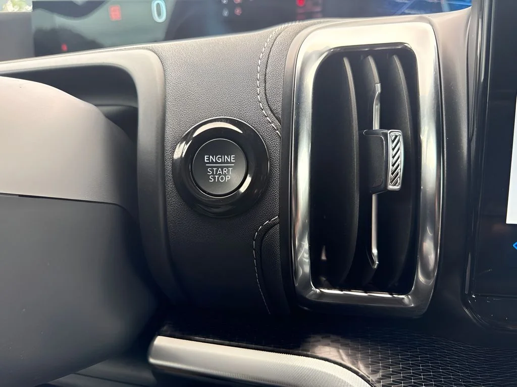 Used 2025 White Ford Platinum image 24
