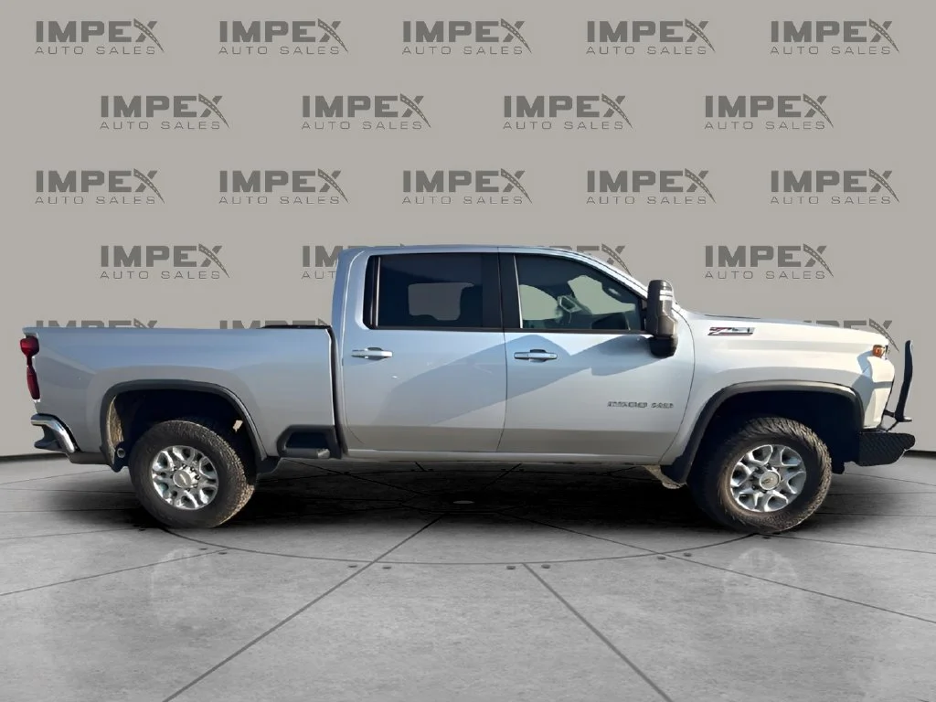 Used 2022 Silver Chevrolet LT image 6