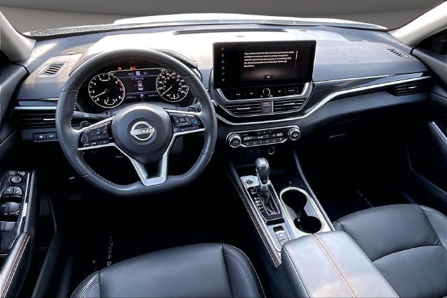 Used 2024 Gray Nissan 2.0 SR image 14