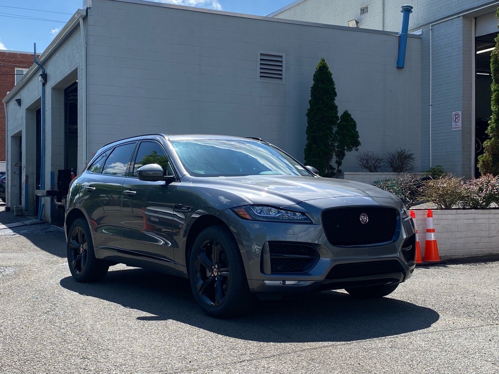 2018 Jaguar F-PACE 25t R-Sport AWD's photo