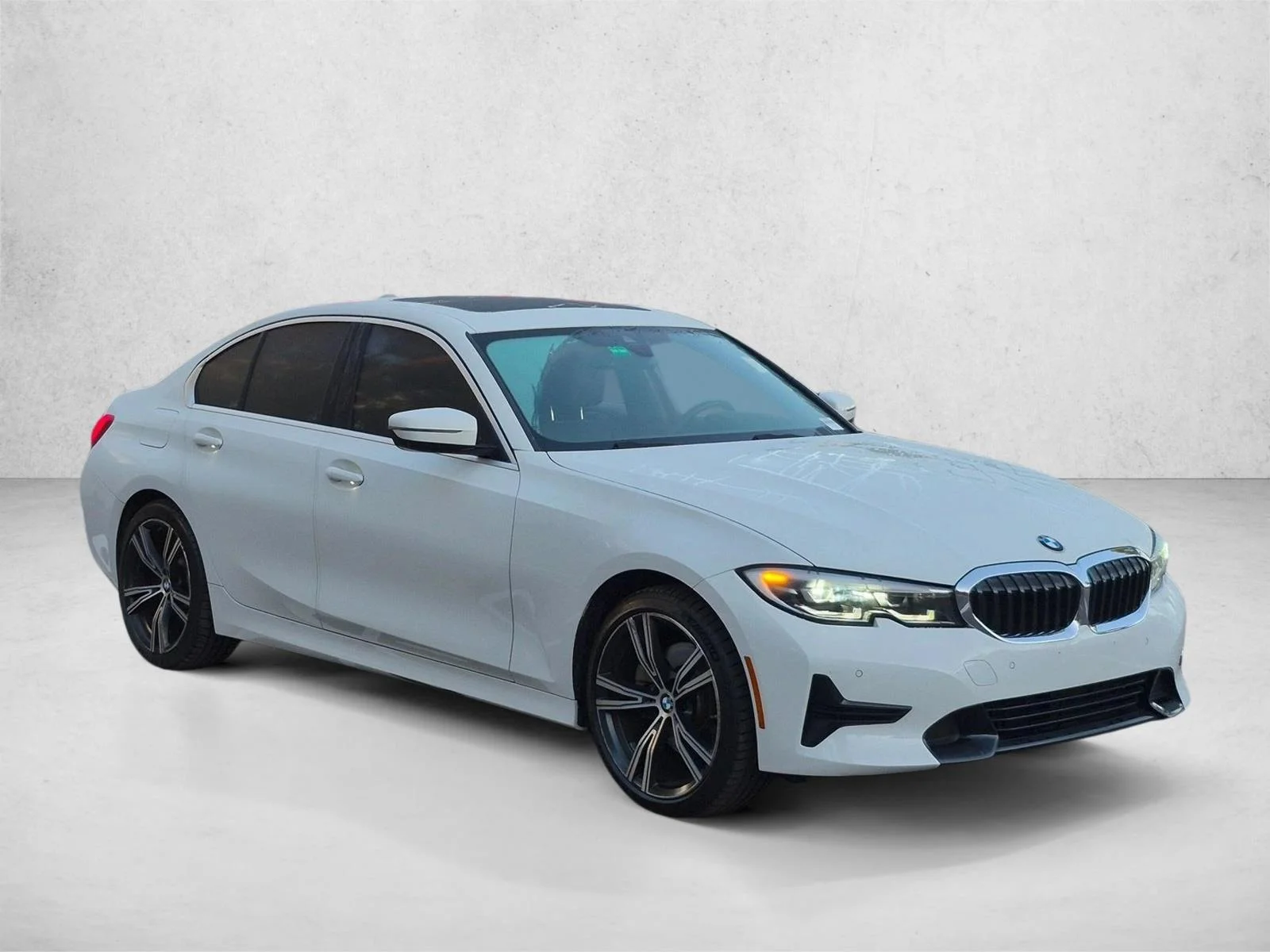 Used 2021 Alpine White BMW 330e image 3
