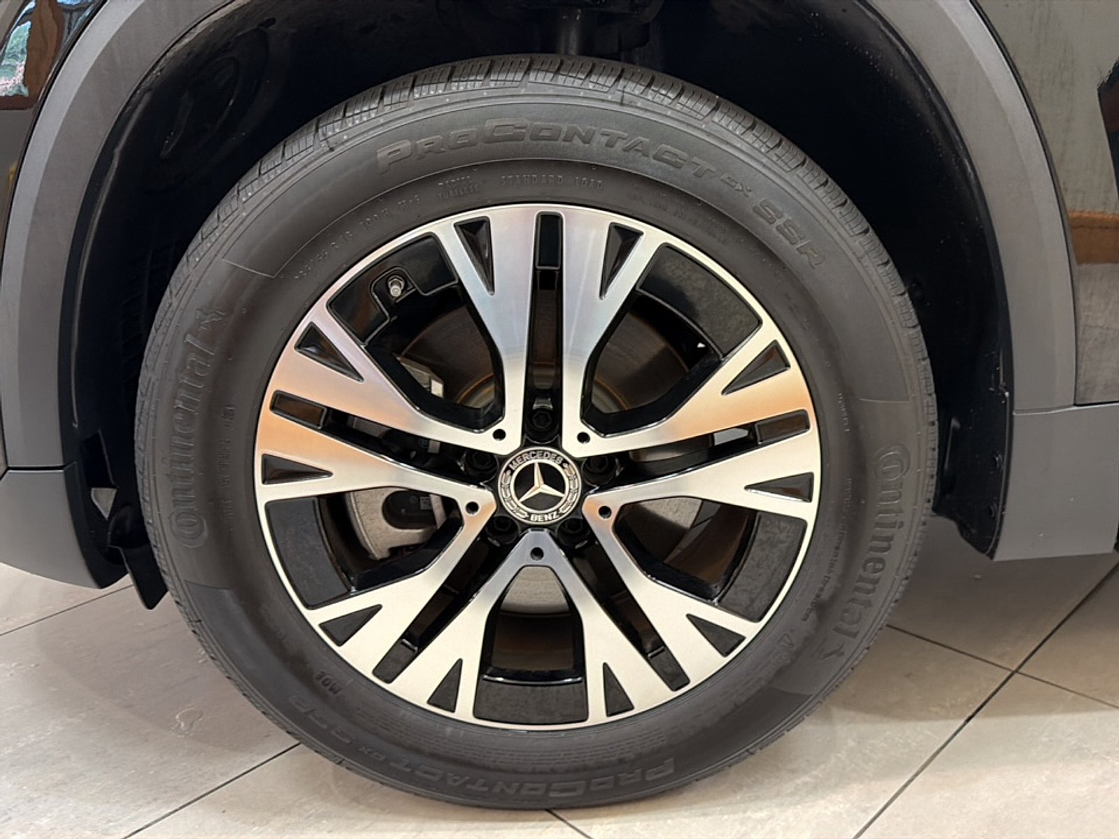 Used 2025 Night Black Mercedes-Benz 4MATIC® image 7
