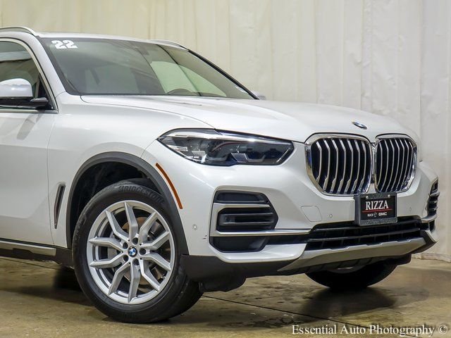 Used 2022 White BMW xDrive40i image 5