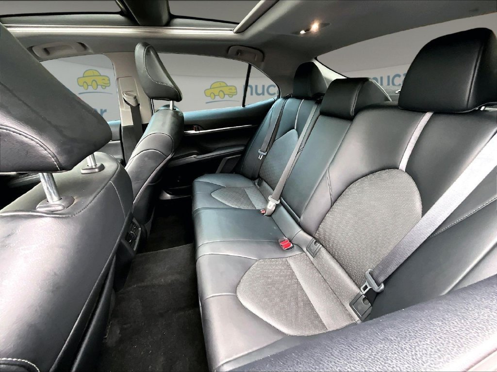 Used 2022 Ice Toyota XSE image 15