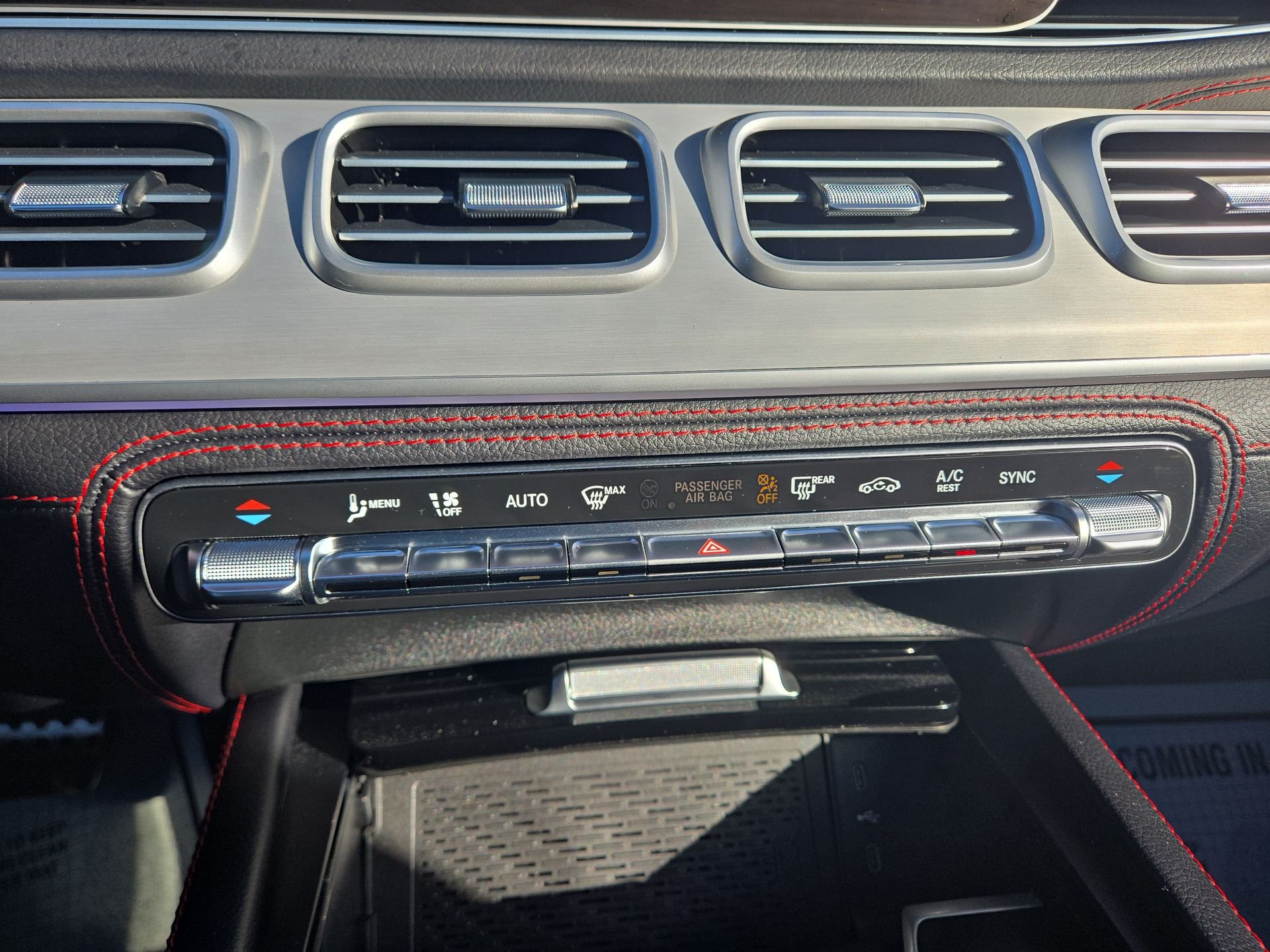 Used 2025  Mercedes-Benz GLE 53 AMG® image 11
