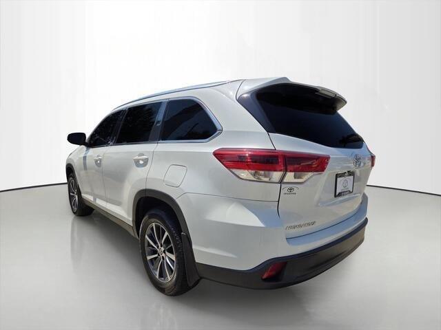 Used 2019 Blizzard Pearl Toyota XLE image 3
