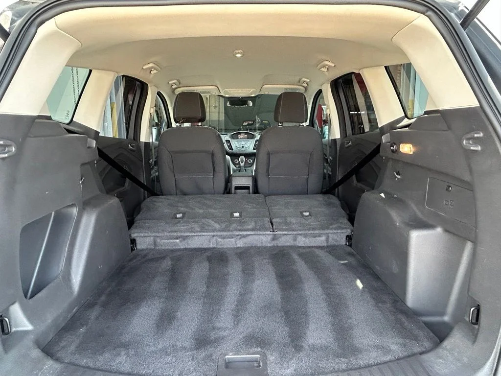 Used 2016 Gray Ford SE image 29