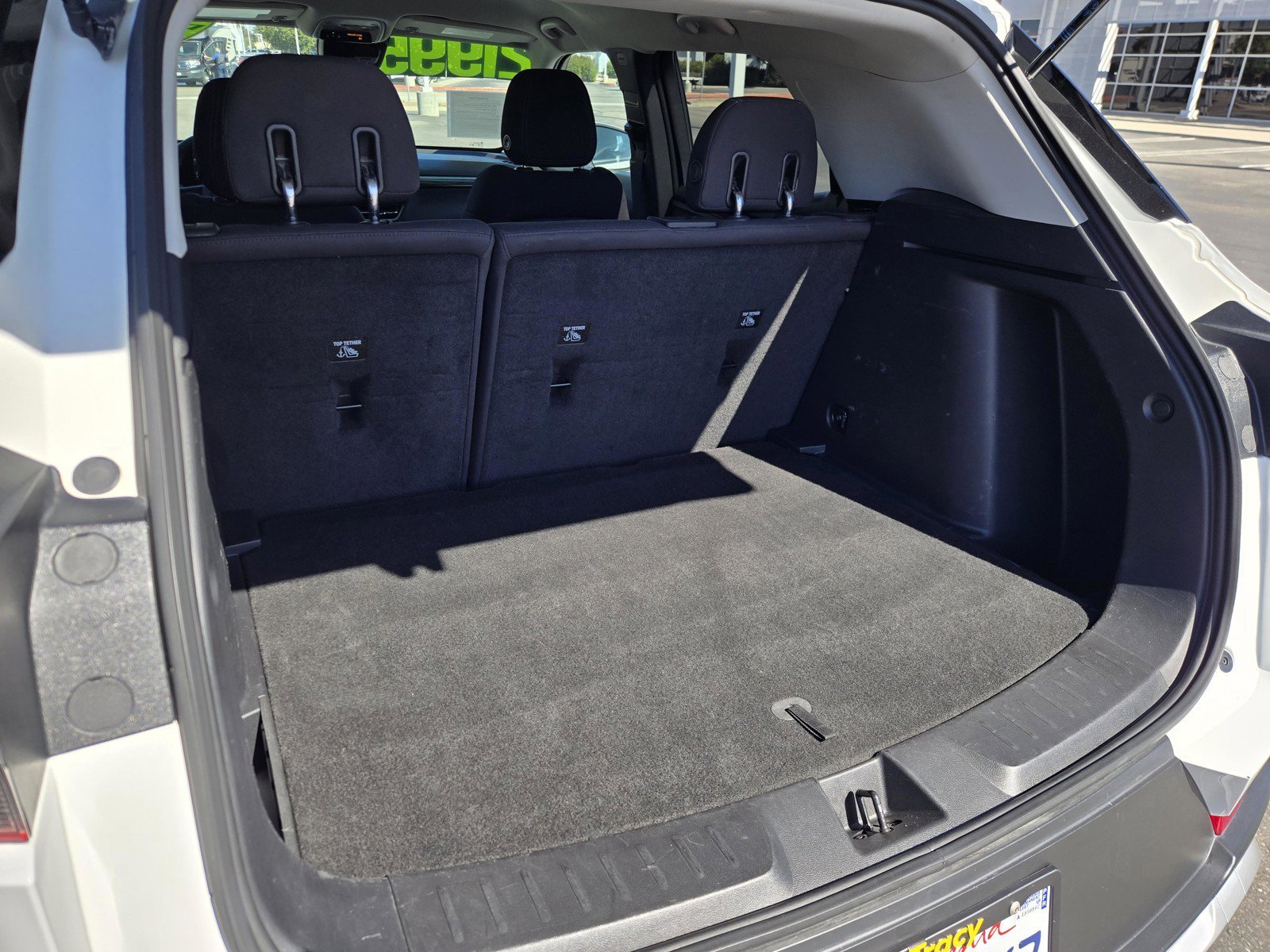 Used 2025 Summit White Chevrolet LT image 27