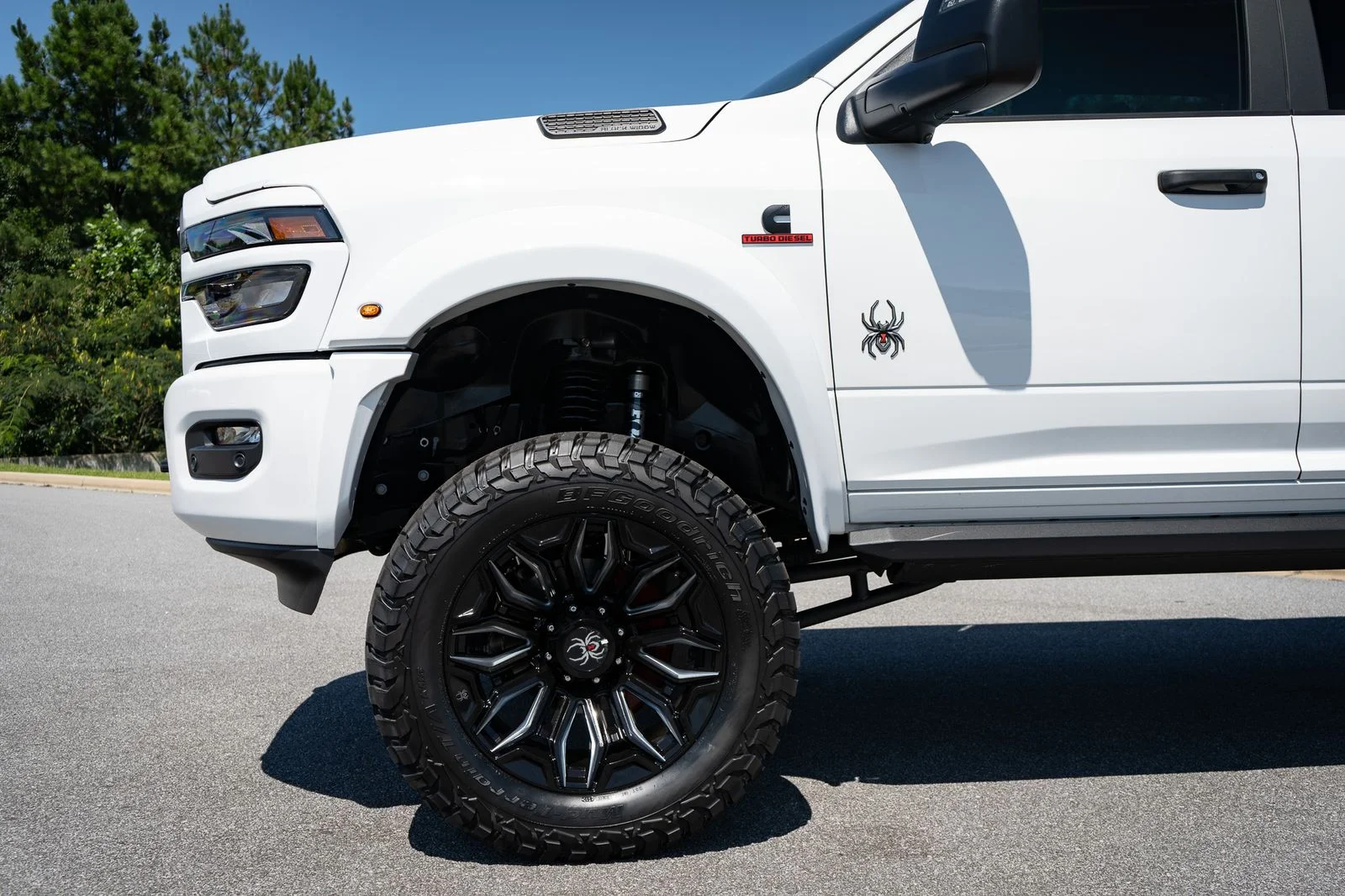 New 2026 Bright White Clear-Coat Exterior Paint RAM Big Horn with Black Widow Package image 13