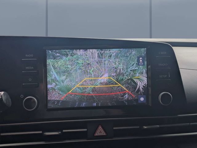 Used 2022 Black Hyundai SEL image 19