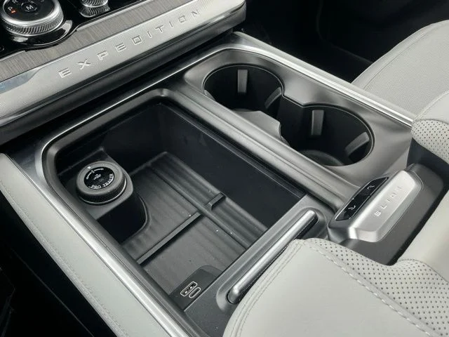 New 2026 Star White Metallic Tri-Coat Ford MAX Platinum® image 49