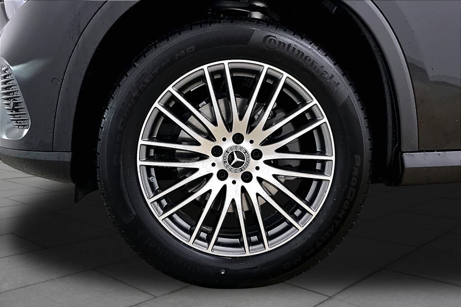 New 2026 Black Mercedes-Benz GLC 300 image 11