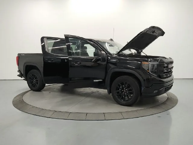 Used 2024 Onyx Black GMC Elevation image 10