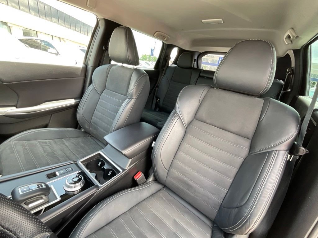 Used 2023 Black Mitsubishi SE image 11