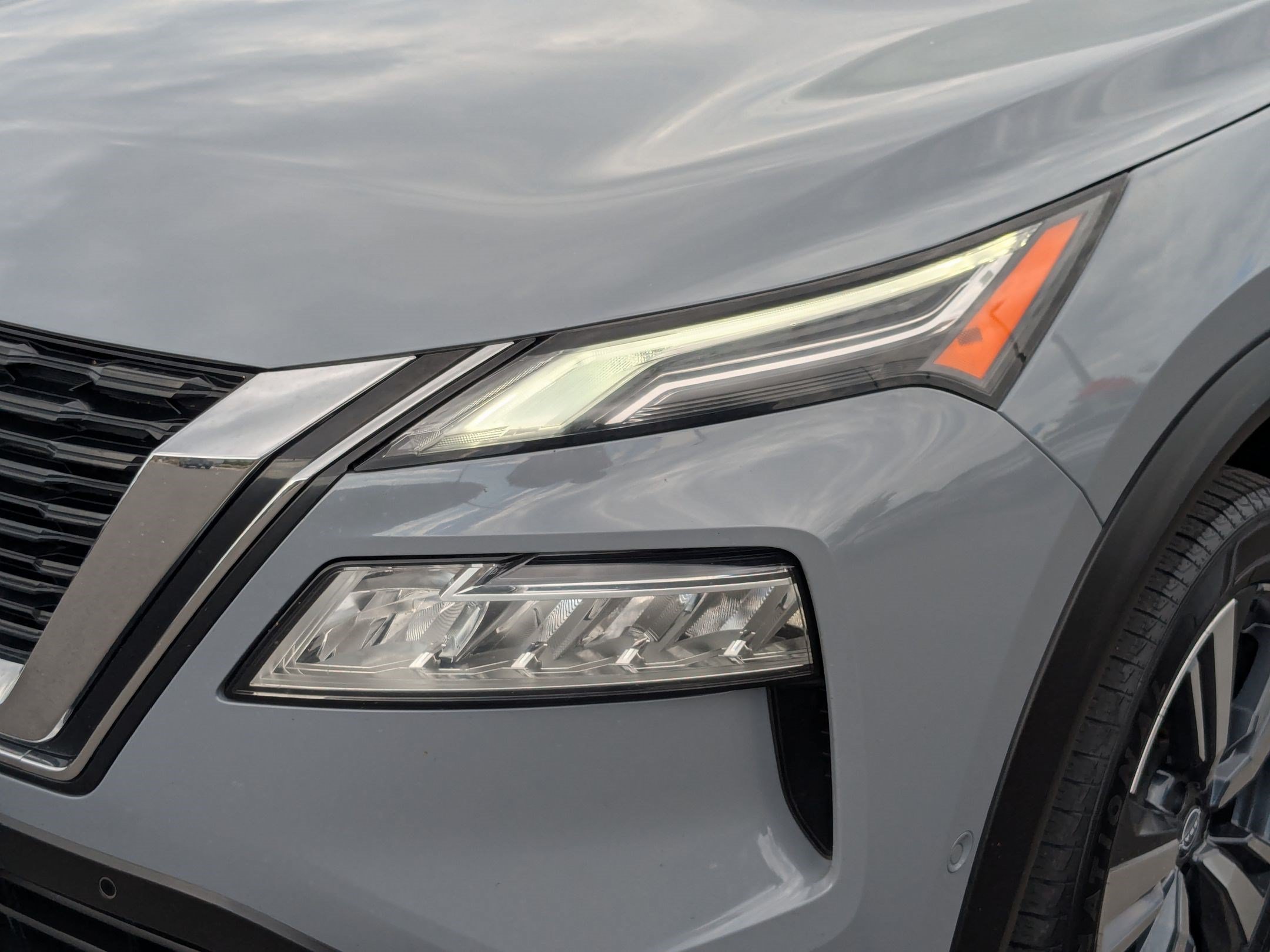 Used 2022 Boulder Gray Pearl Nissan Platinum image 10