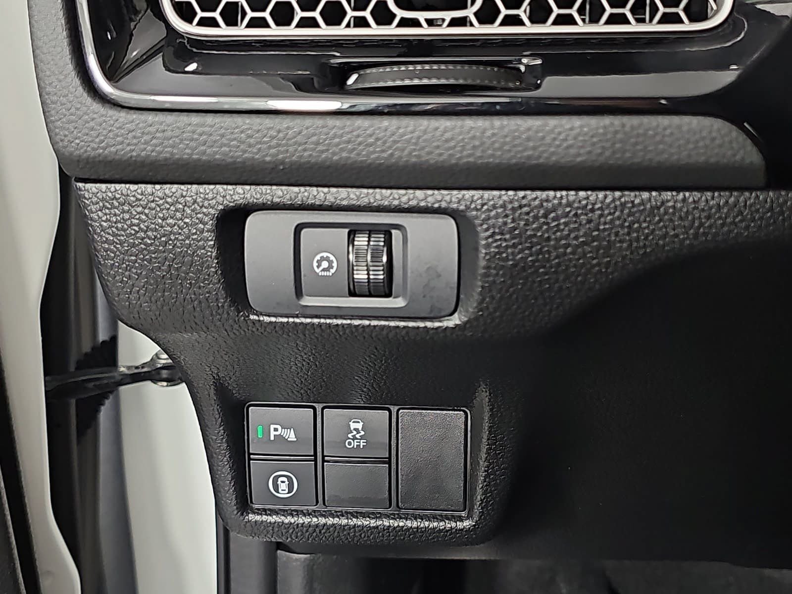 Used 2023 White Honda Touring image 25