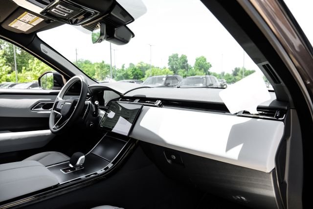 New 2026  Land Rover S image 15