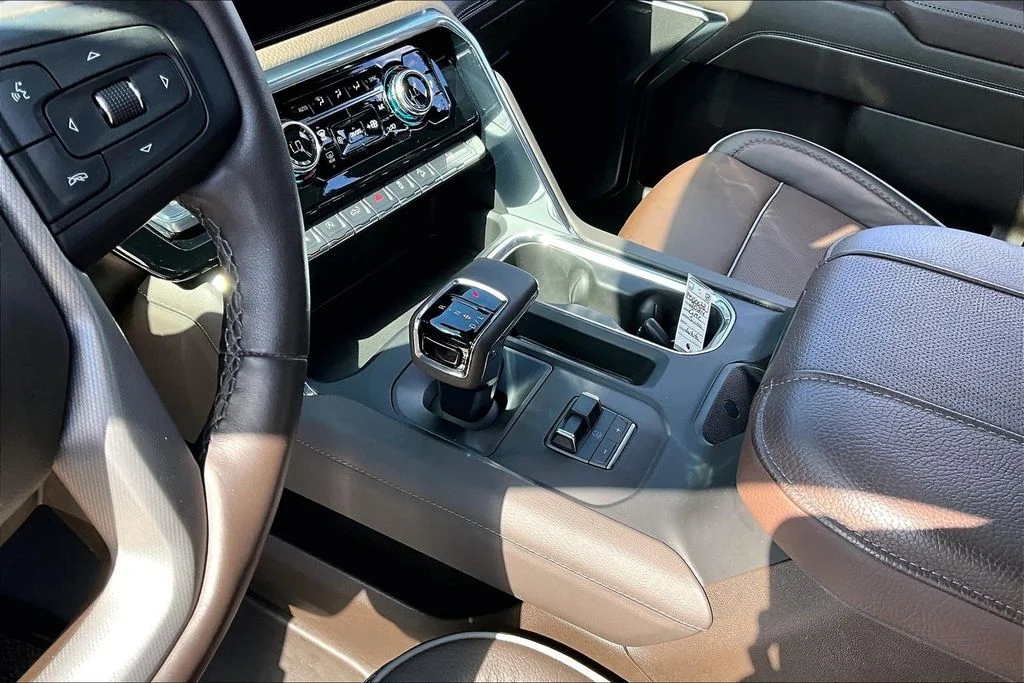 Used 2024 White GMC Denali image 14
