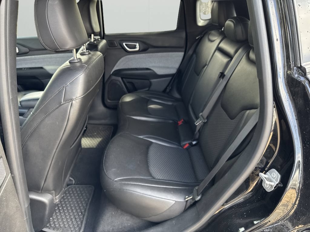 Used 2025 None Jeep Latitude image 11