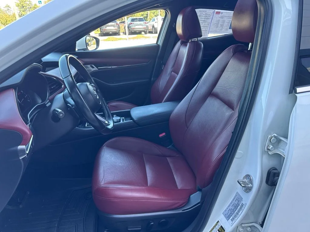 Used 2019 White Mazda Premium image 9