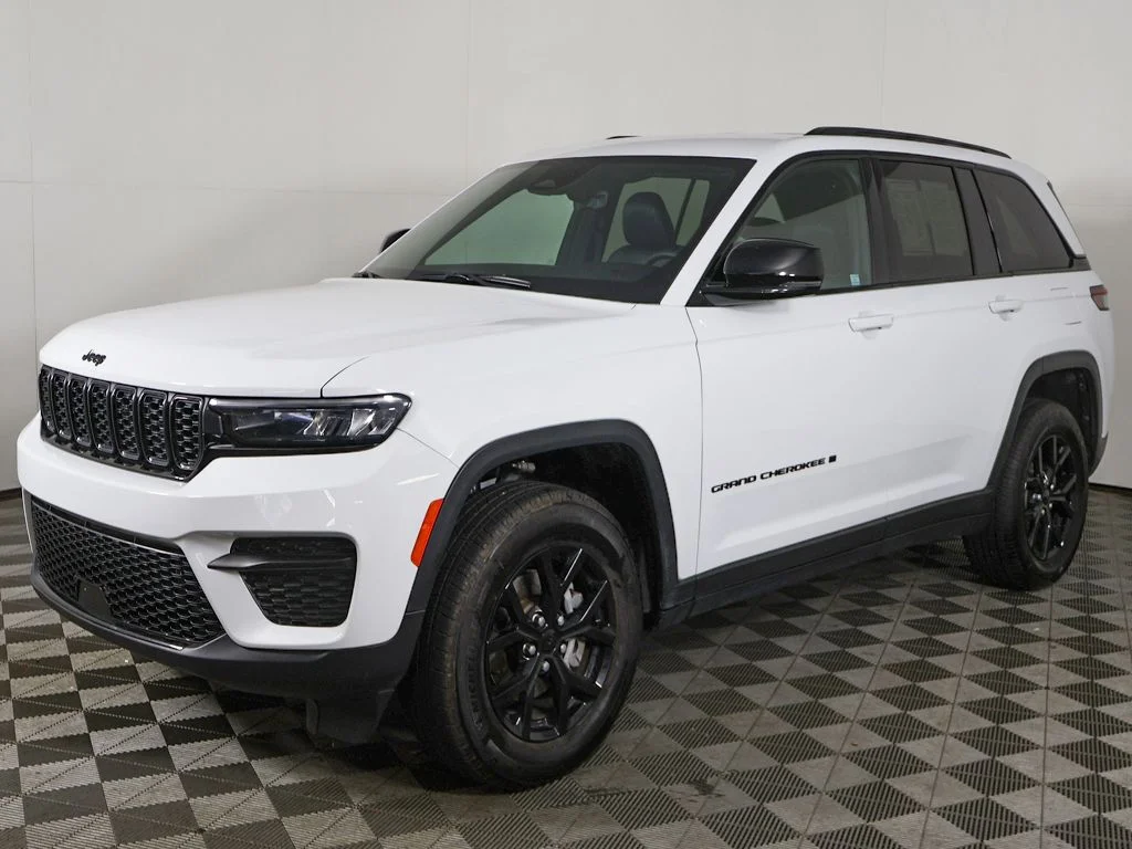 Used 2025 Bright White Clearcoat Jeep Altitude image 7
