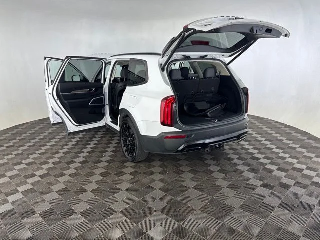Used 2022 White Kia EX image 18