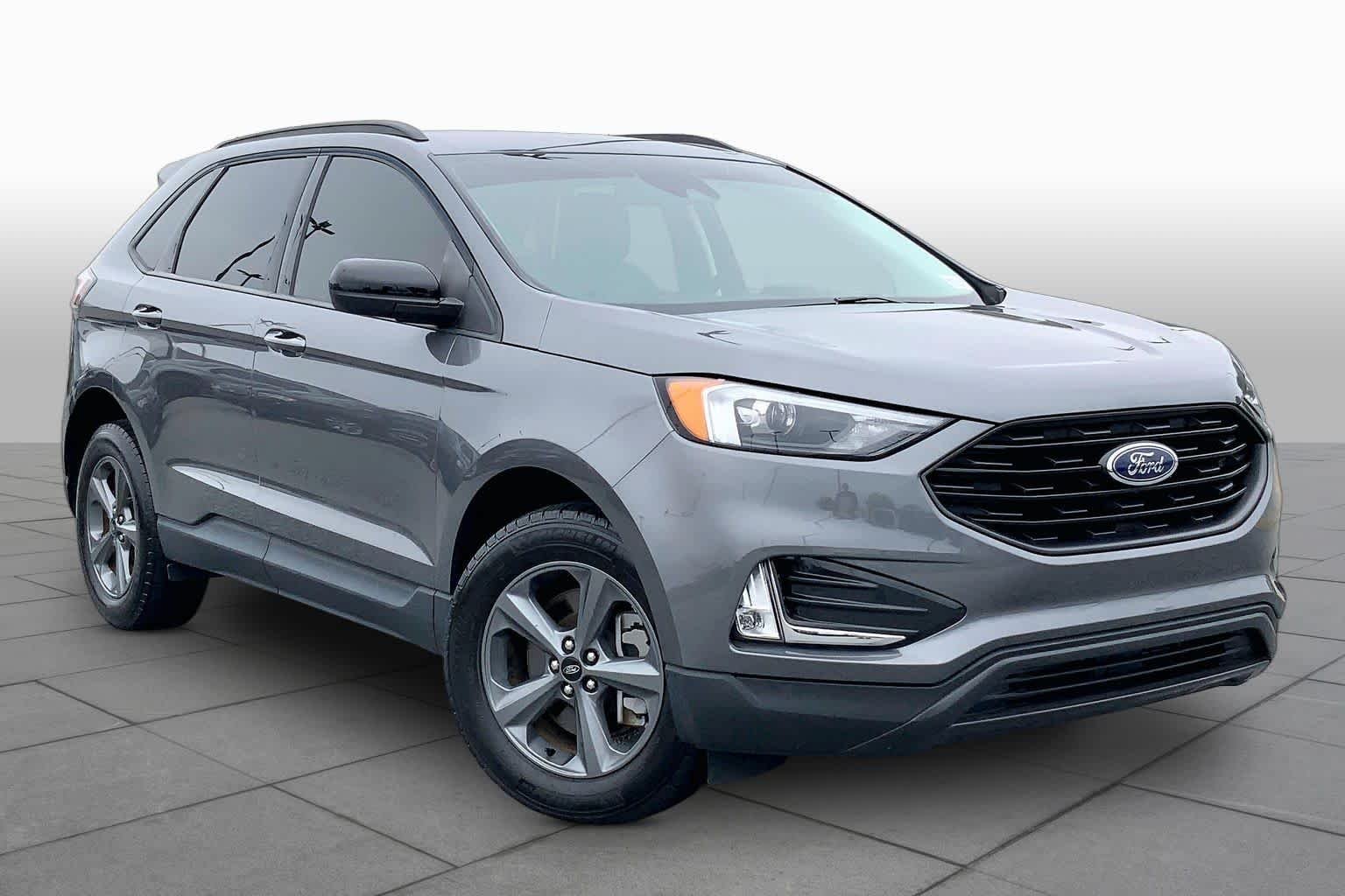 Used 2024 Carbonized Gray Metallic Ford SEL image 3