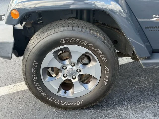 Used 2016 Gray Jeep Unlimited Sahara image 18