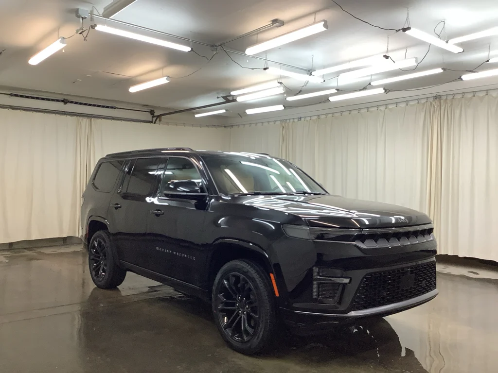 New 2026 High Gloss Black Exterior Paint Jeep Grand Wagoneer image 4
