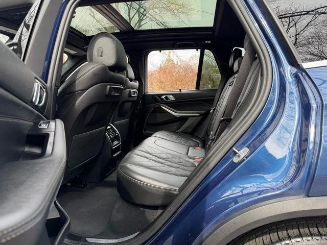 Used 2023 Blue BMW xDrive40i image 29