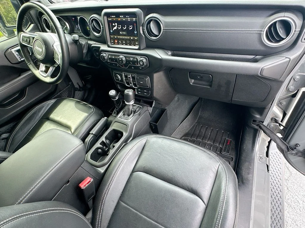 Used 2023 Gray Jeep Sahara 4xe image 33