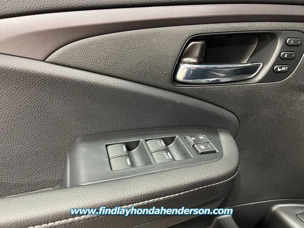 New 2026 Sonic Gray Pearl Honda RTL image 12