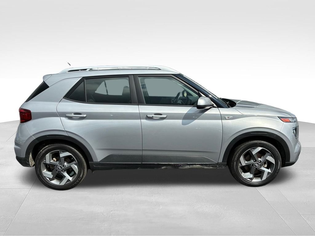 Certified Used 2025 Silver Hyundai SEL image 5
