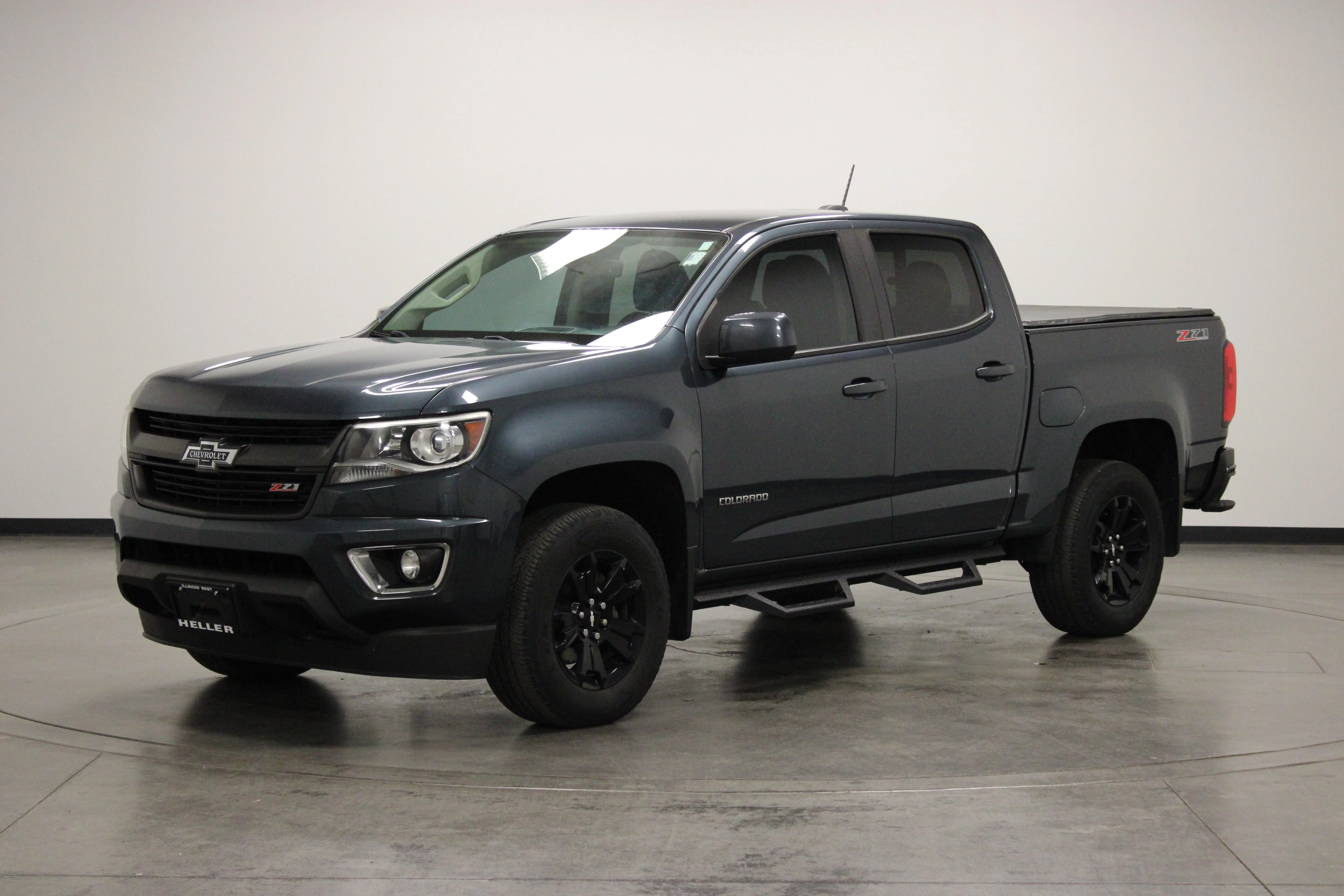 Used 2019 Shadow Gray Metallic Chevrolet Z71 image 4
