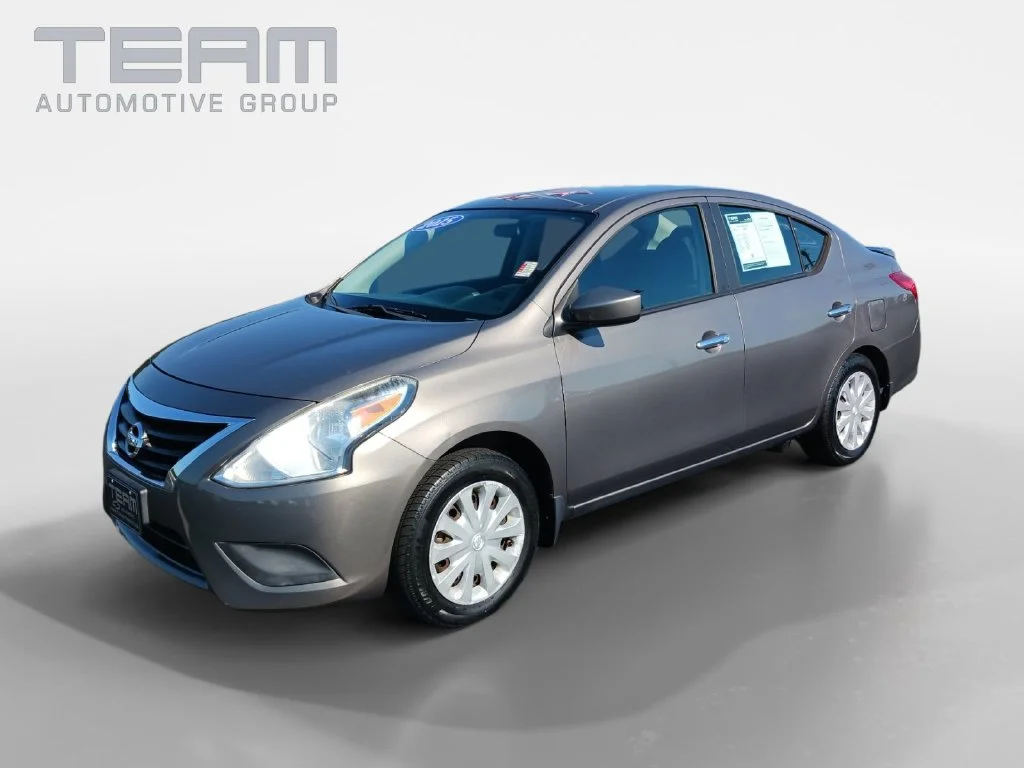 Used 2015 Silver Nissan 1.6 SV image 3