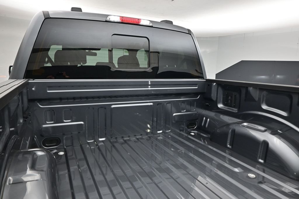 New 2026 Carbonized Gray Metallic Ford XLT image 22